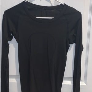 long sleeve lululemon shirt